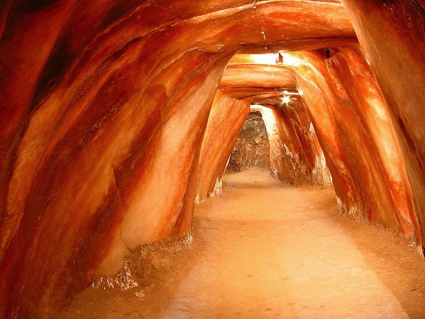 The Journey of Himalayan Salt: From Mine to Market